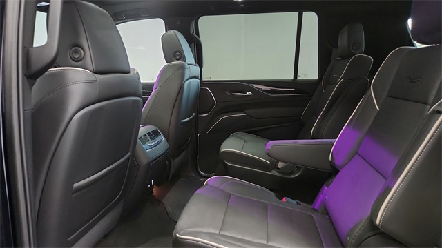 Vehicle image 15 of 25