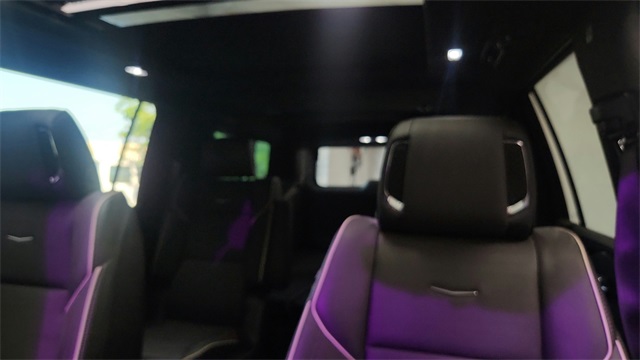 Vehicle image 17 of 25
