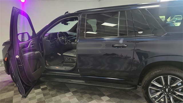 Vehicle image 24 of 25