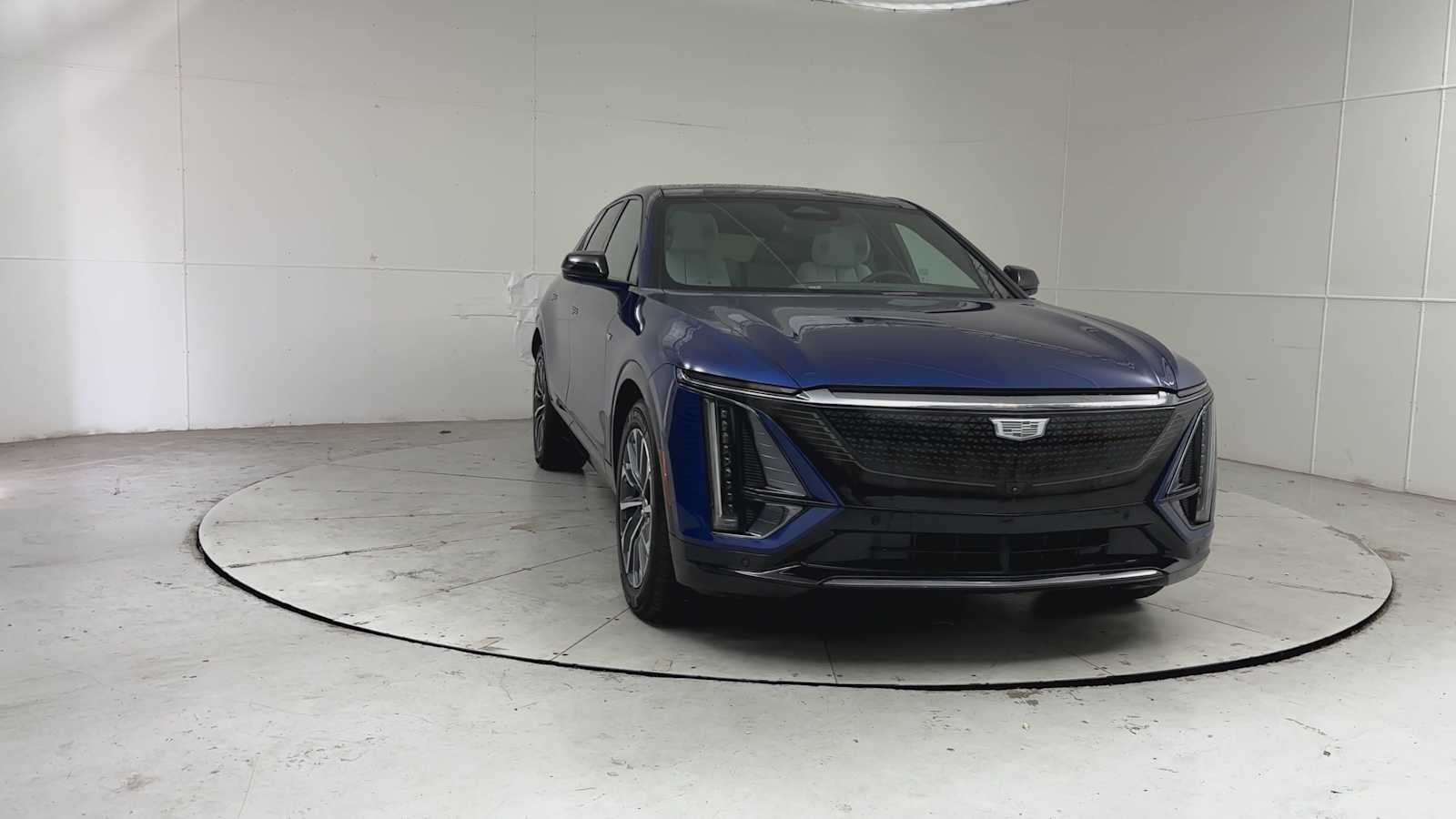 2024 Cadillac LYRIQ Sport Image 3 of 26