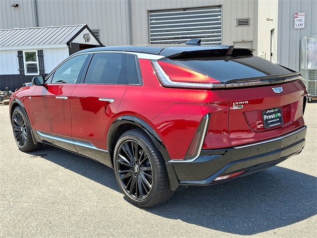 Vehicle image 10 of 32