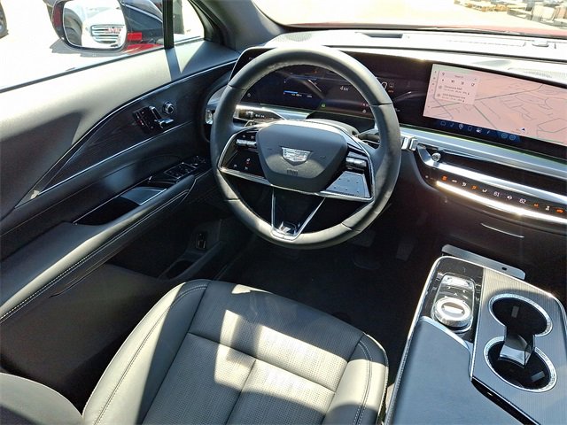Vehicle image 23 of 32