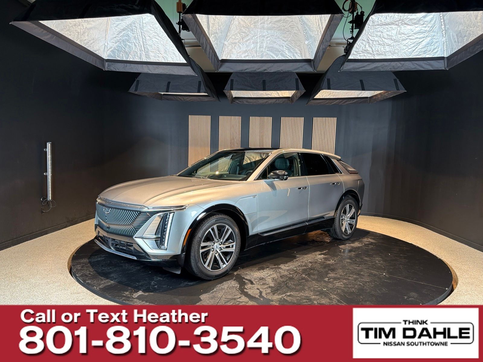2024 Cadillac LYRIQ Luxury Image 1 of 11