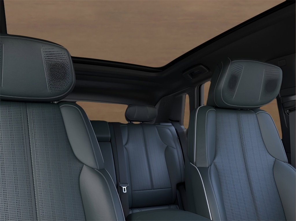 Vehicle image 8 of 24