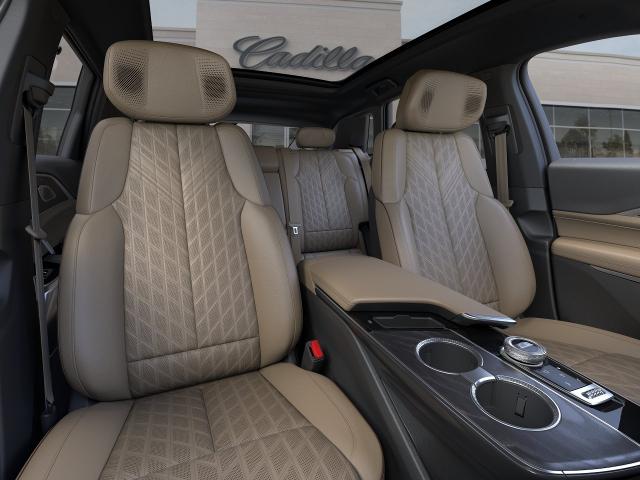 Vehicle image 17 of 25