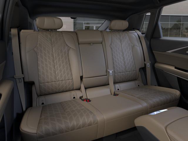 Vehicle image 18 of 25