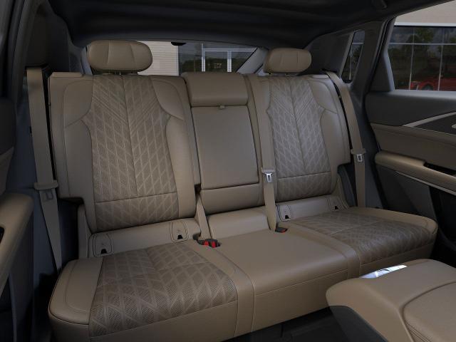 Vehicle image 17 of 24