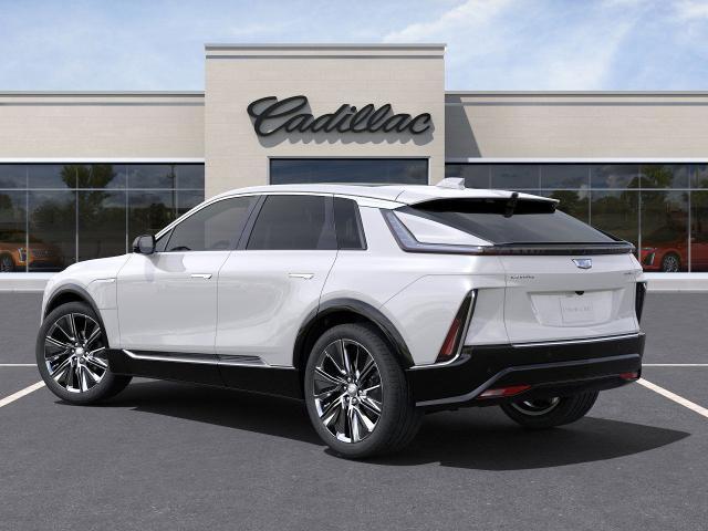 Vehicle image 8 of 24