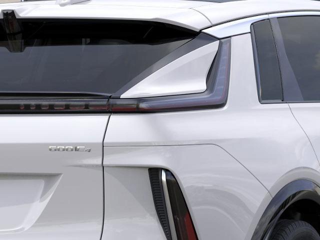 Vehicle image 11 of 24