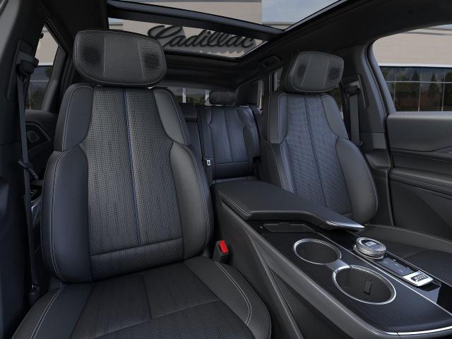 Vehicle image 17 of 25