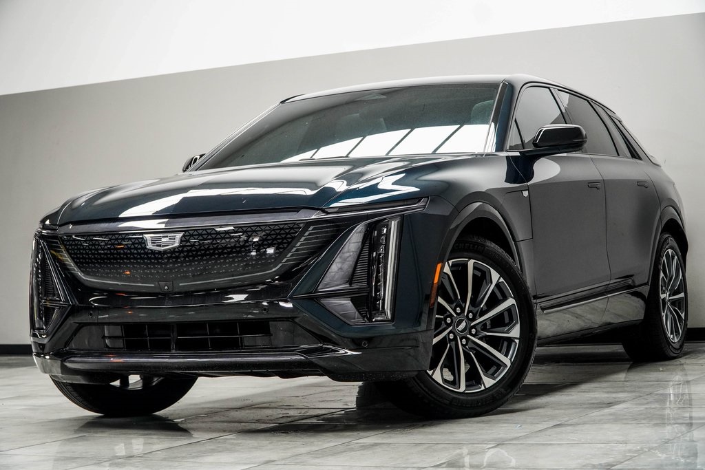 Vehicle image 2 of 39