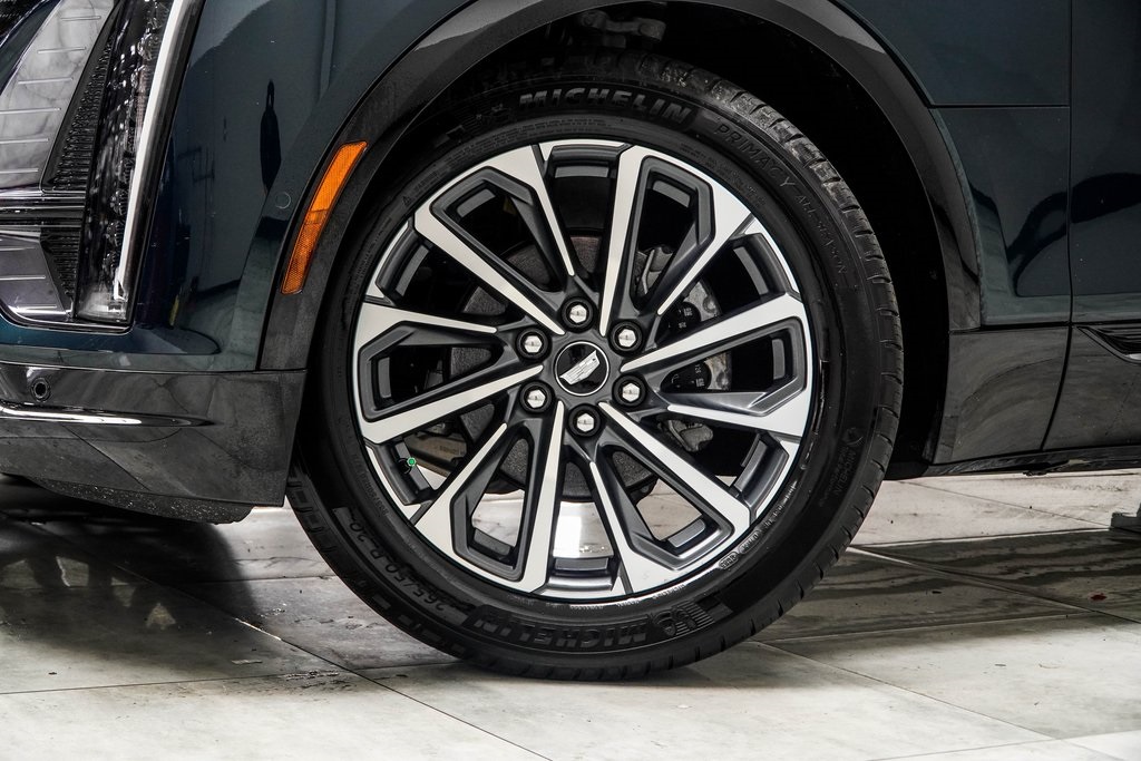 Vehicle image 12 of 39