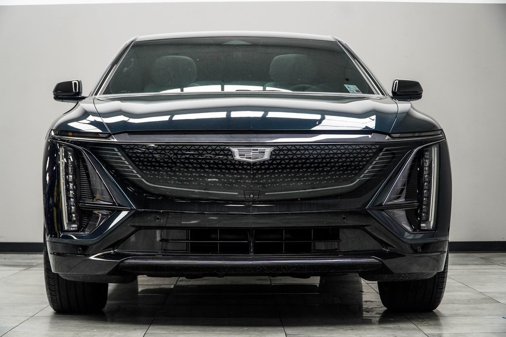 Vehicle image 3 of 39