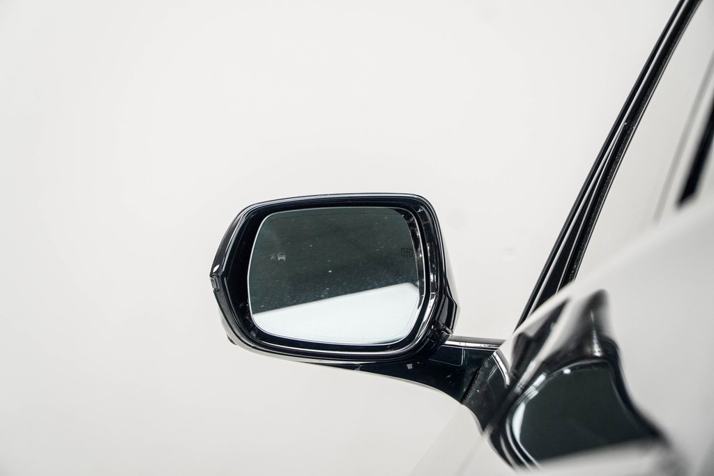 Vehicle image 13 of 39