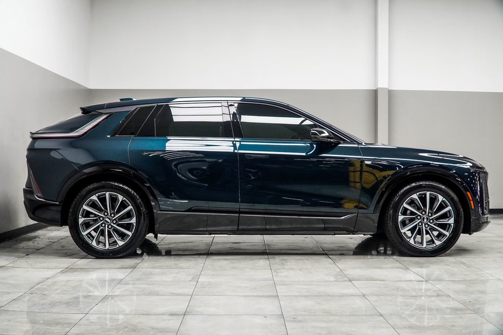 Vehicle image 5 of 39