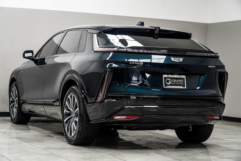 Vehicle image 9 of 39