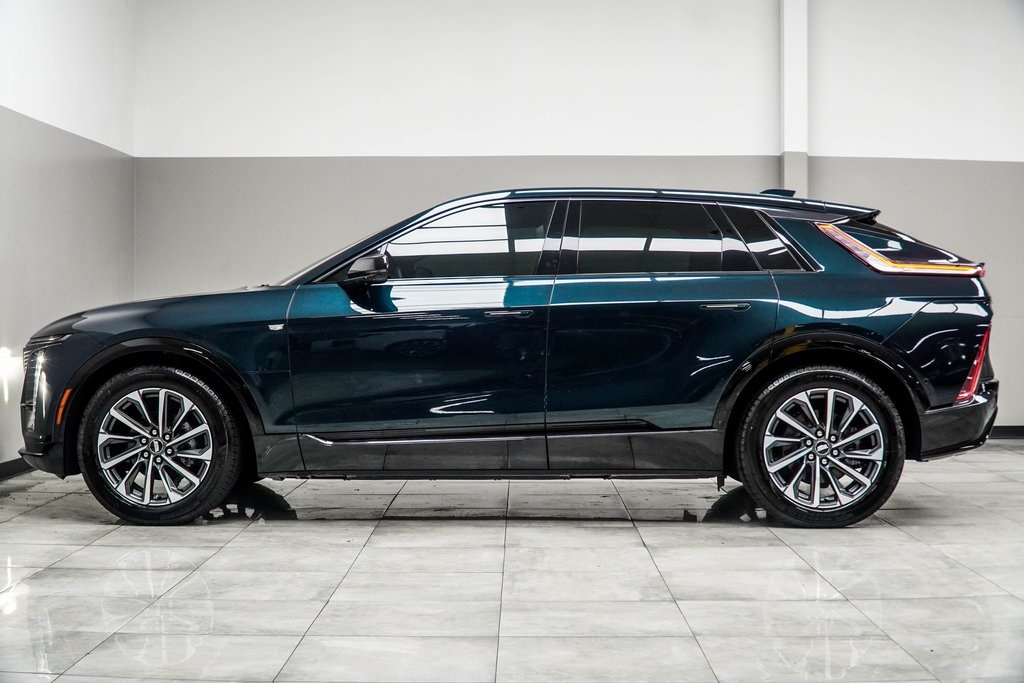 Vehicle image 10 of 39