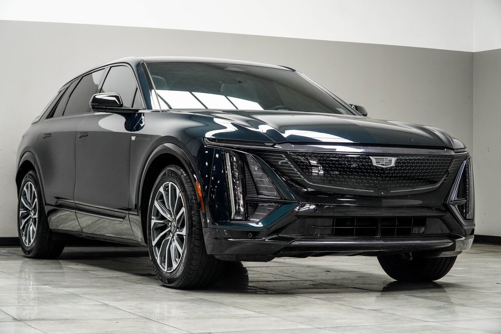 Vehicle image 4 of 39