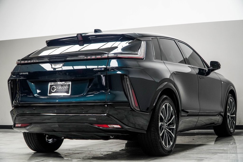 Vehicle image 6 of 39