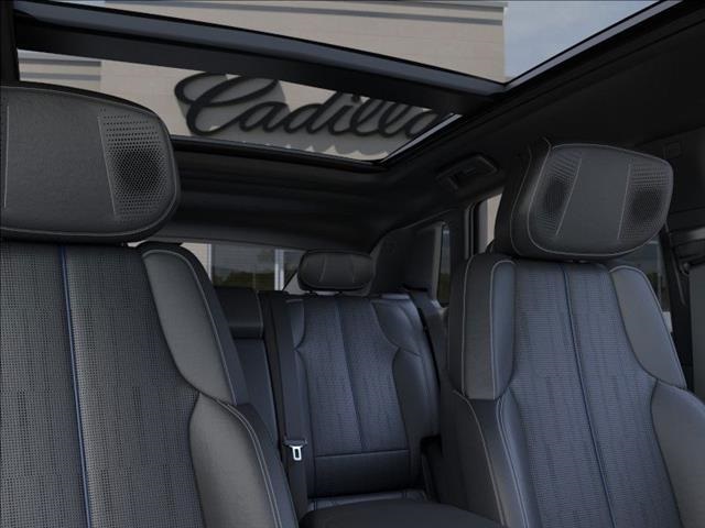 Vehicle image 11 of 24