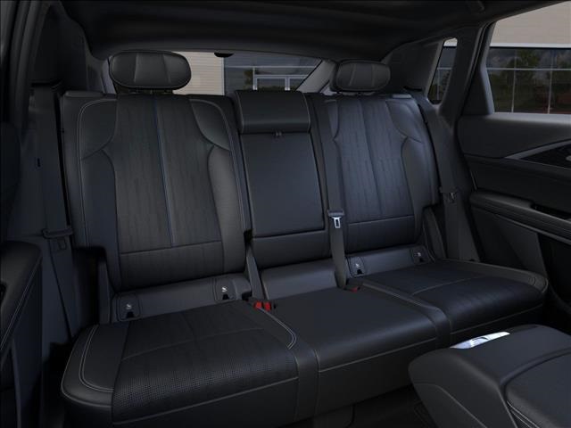 Vehicle image 13 of 24