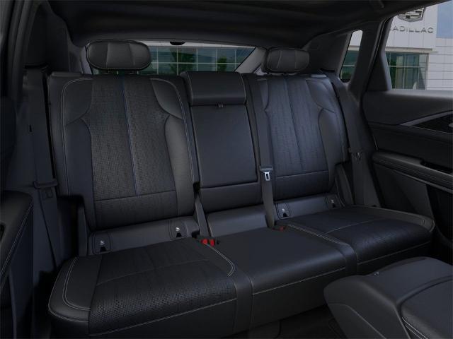 Vehicle image 17 of 24