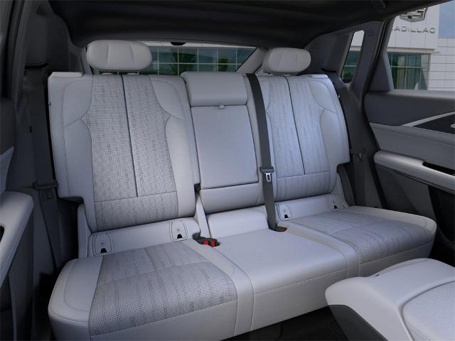 Vehicle image 17 of 24