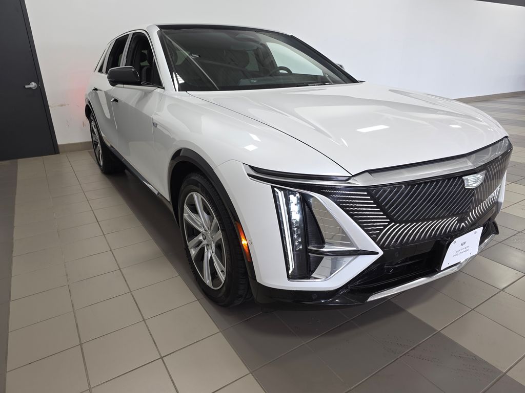 2024 Cadillac LYRIQ Tech Image 1 of 23