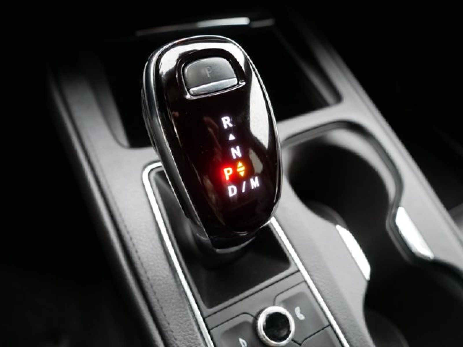 Vehicle image 16 of 25
