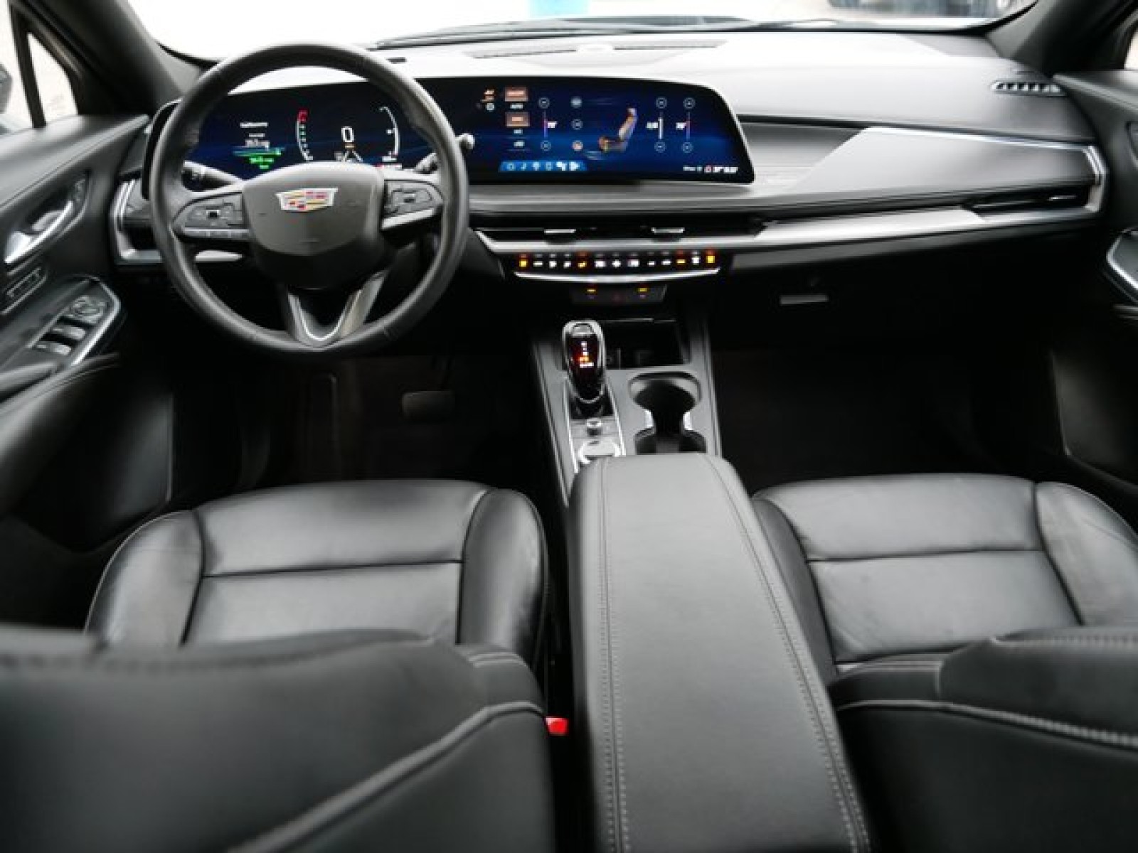 Vehicle image 14 of 25