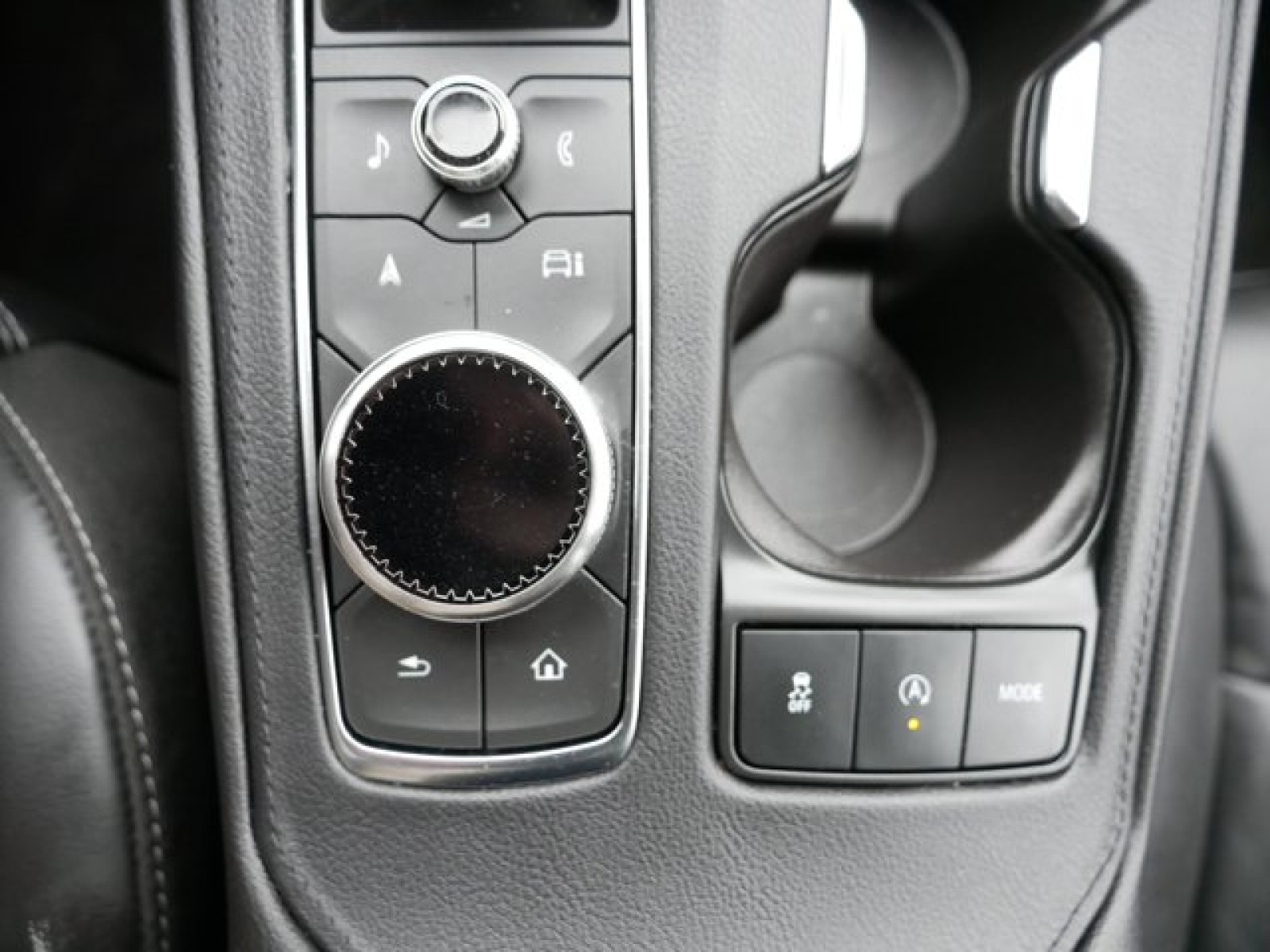 Vehicle image 17 of 25