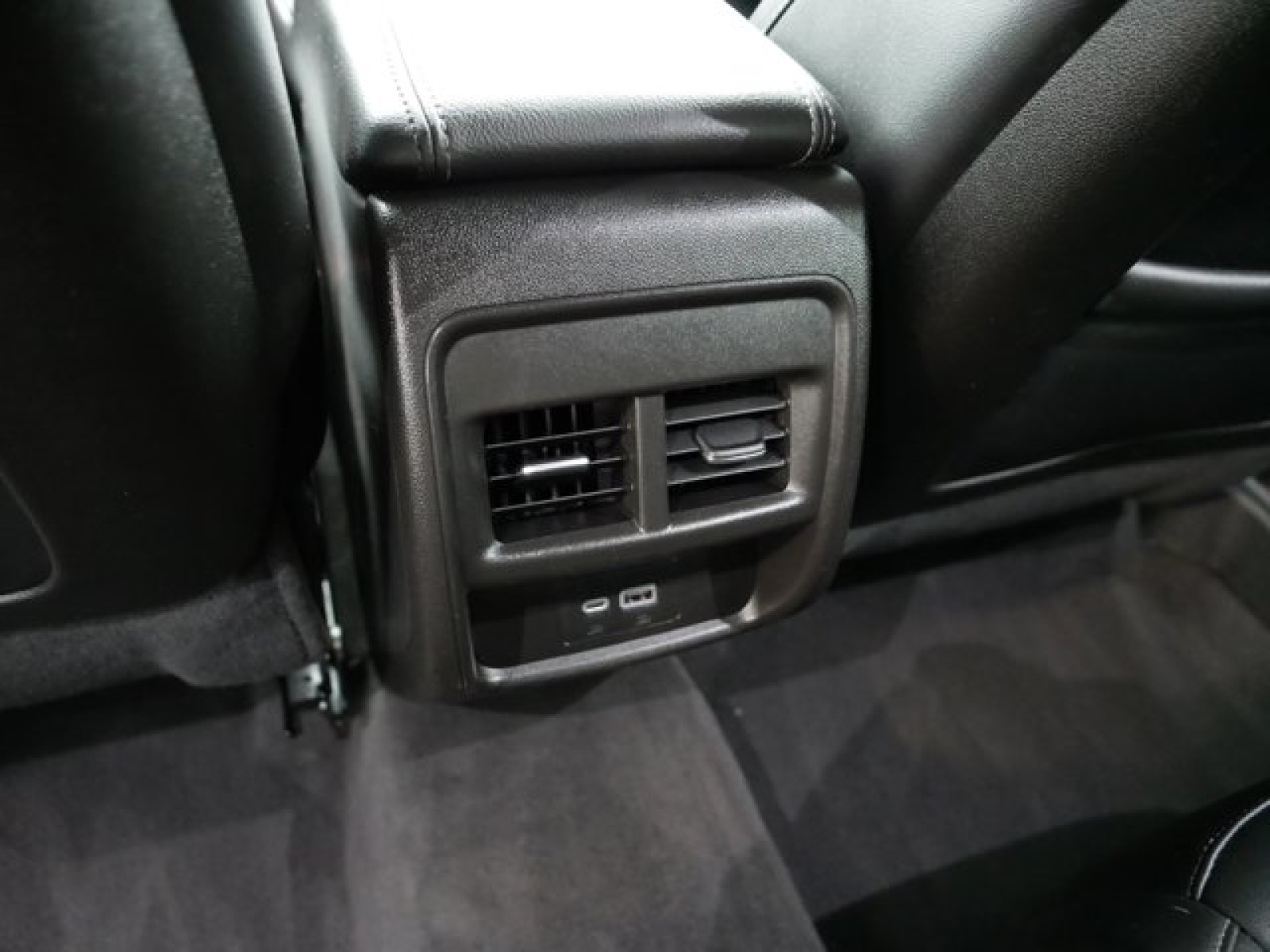 Vehicle image 15 of 25