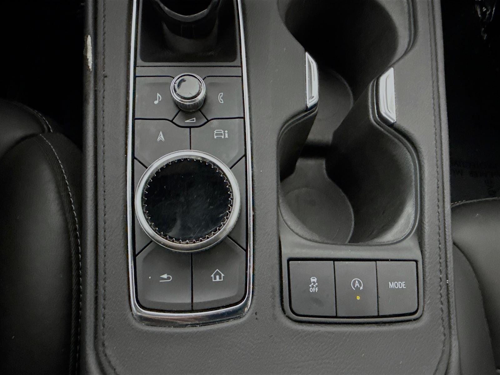 Vehicle image 32 of 52