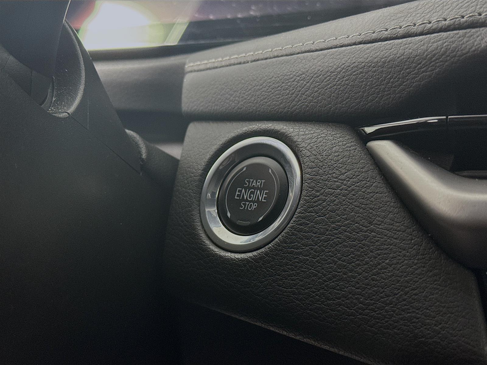 Vehicle image 23 of 52