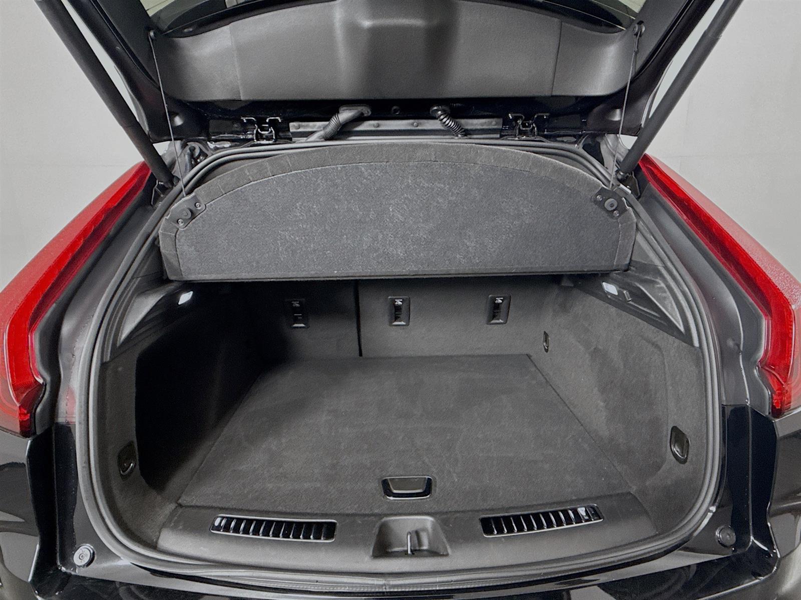 Vehicle image 44 of 52