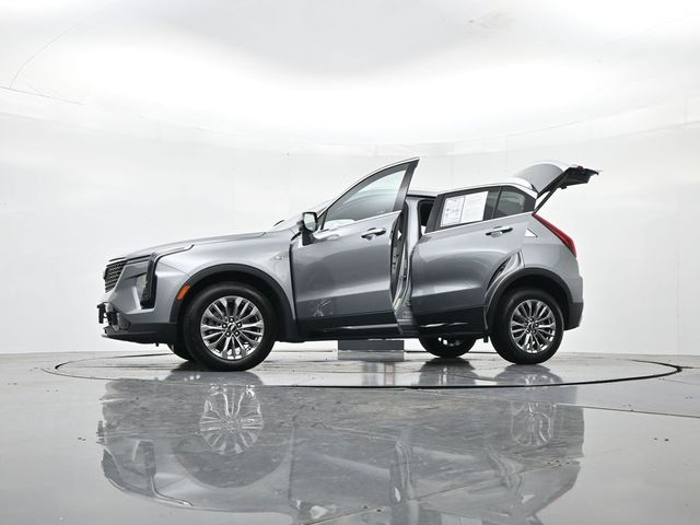 2024 Cadillac XT4 Premium Luxury Image 3 of 51