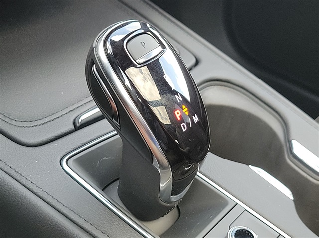 Vehicle image 26 of 33