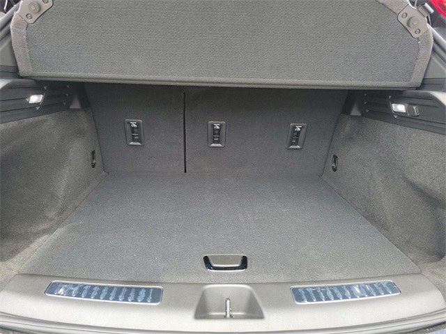 Vehicle image 31 of 33