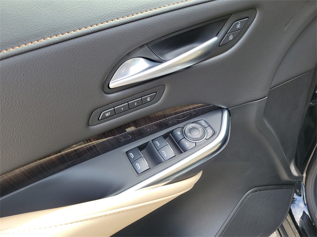 Vehicle image 21 of 34