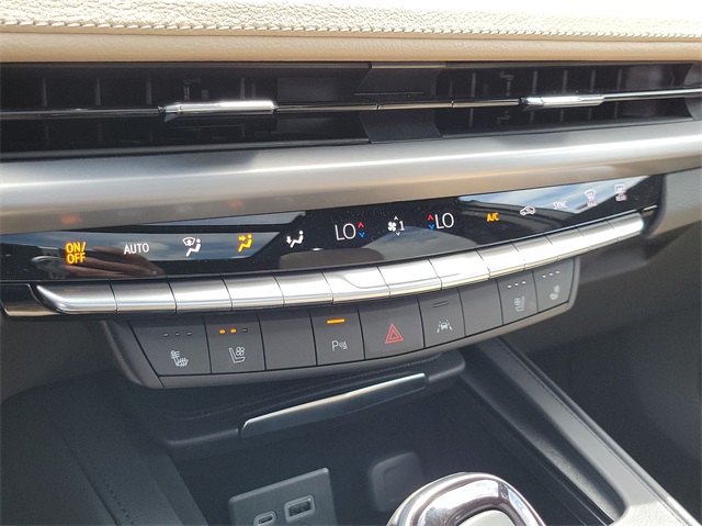 Vehicle image 26 of 34