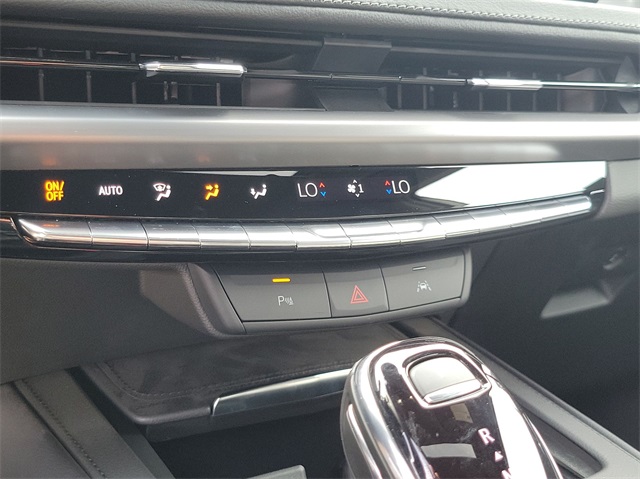Vehicle image 27 of 35