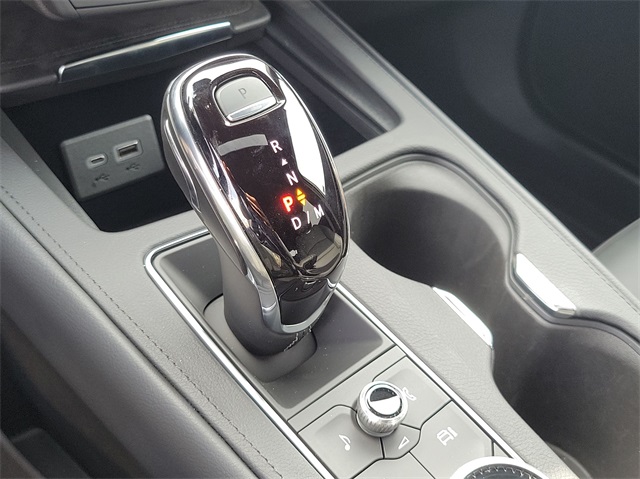 Vehicle image 28 of 35