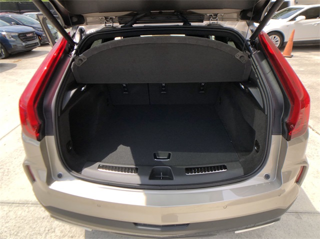 Vehicle image 31 of 33