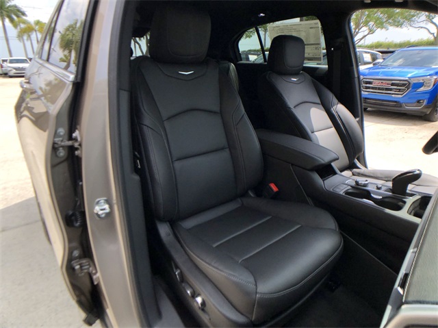 Vehicle image 32 of 33