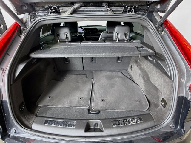 Vehicle image 29 of 34