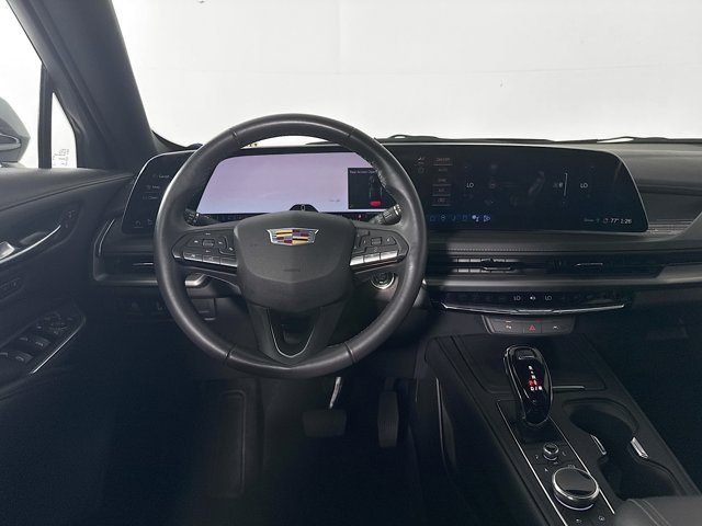 Vehicle image 26 of 34