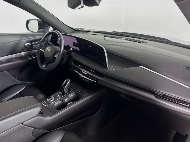 Vehicle image 32 of 34