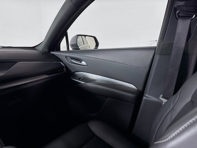 Vehicle image 27 of 34