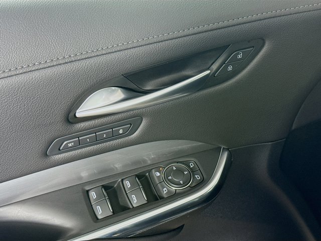 Vehicle image 21 of 34