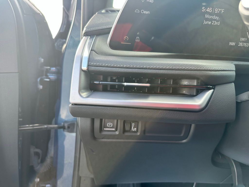 Vehicle image 27 of 27
